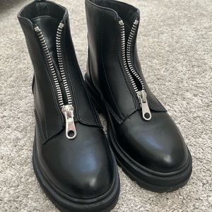 Black combat style boots - brand new - size 8.5